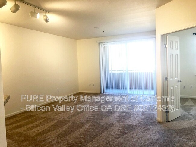 Building Photo - 1310 Saddle Rack St