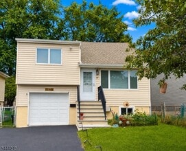 Building Photo - 32 Pawnee Ave