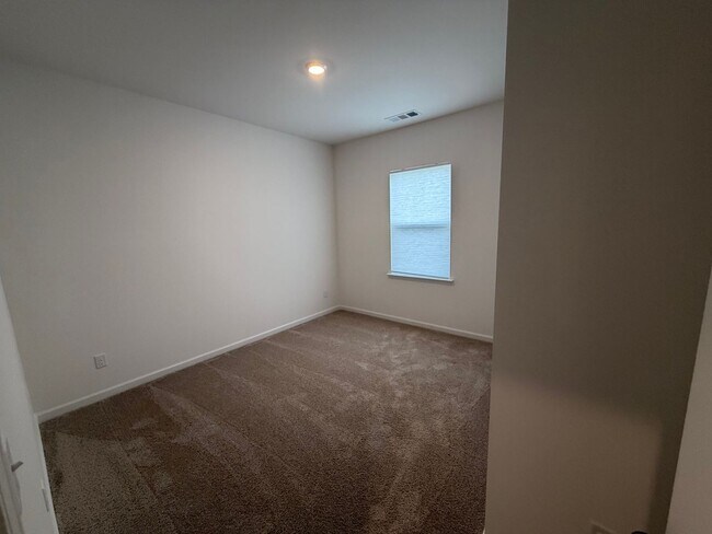 Building Photo - Beautiful 3 Bed 2 Bath New Construction Home in Shelbyville