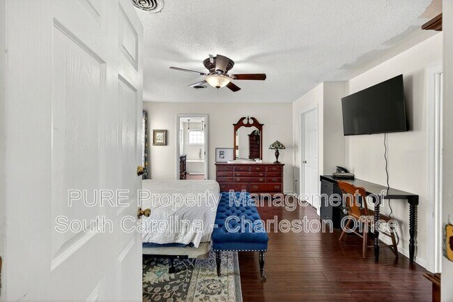 Building Photo - 8591 Cislo Ct