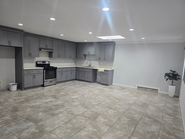 Building Photo - 6611 Kiowa Rd