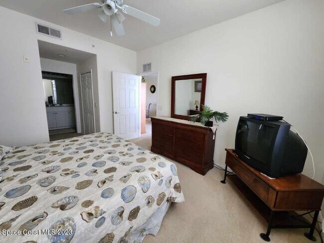 Building Photo - 6858 Toland Dr