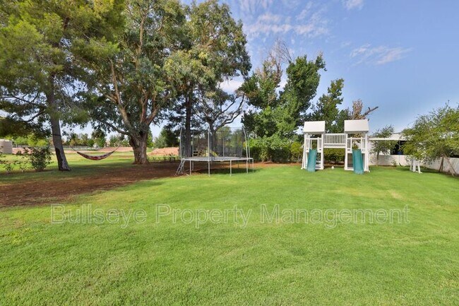 Building Photo - 2672 E Mesquite St