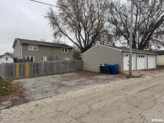 Building Photo - 1728 Taylor St