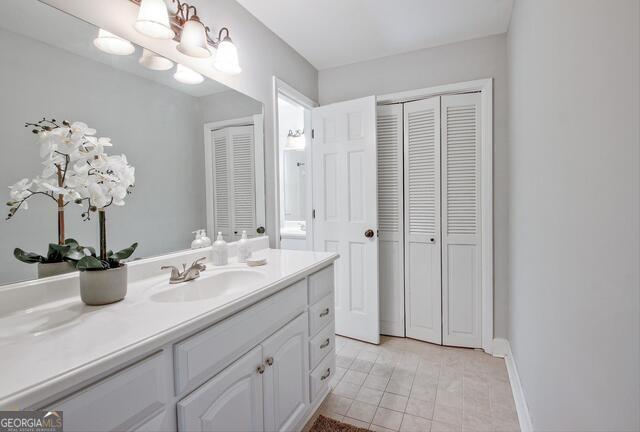 Building Photo - 205 Kingswood Dr