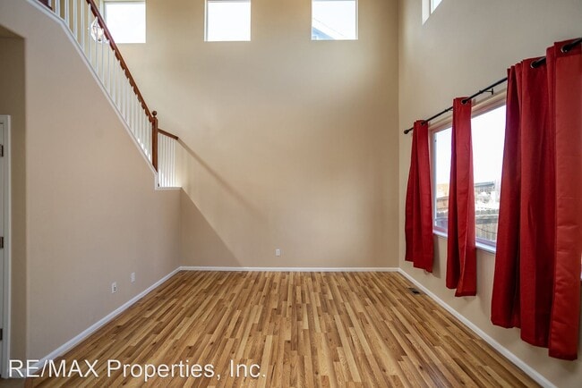 Building Photo - 4 br, 3.5 bath House - 8177 Kettle Drum St...