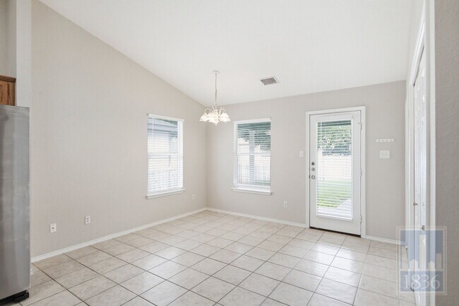 Building Photo - 437 Sampson