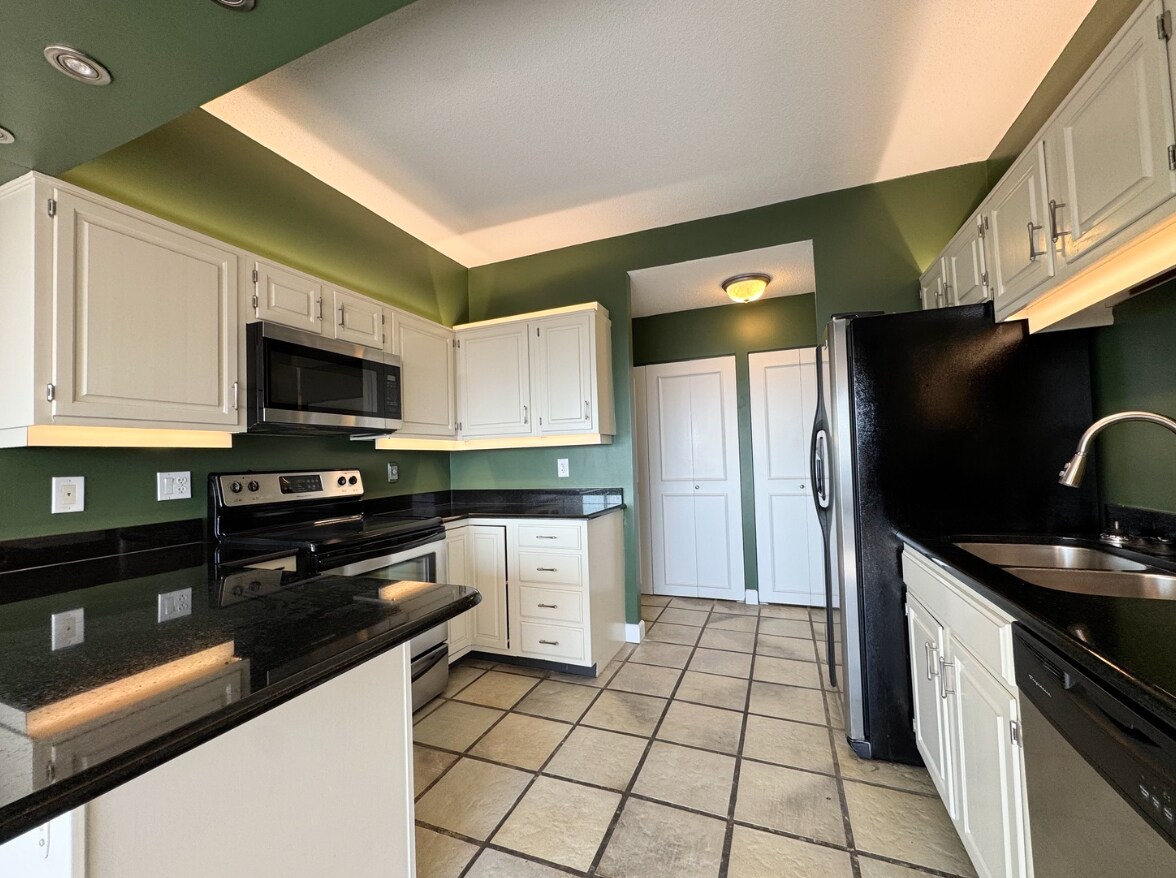 Building Photo - 2510 Grand Blvd