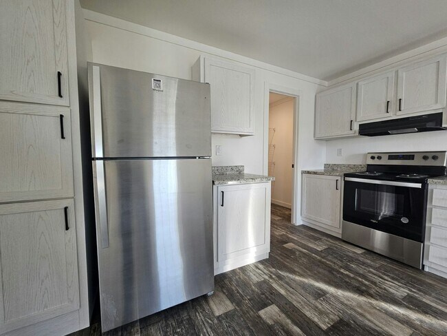 Building Photo - 1029 Myakka Dr