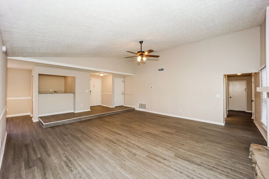 Building Photo - 8449 Willows Terrace