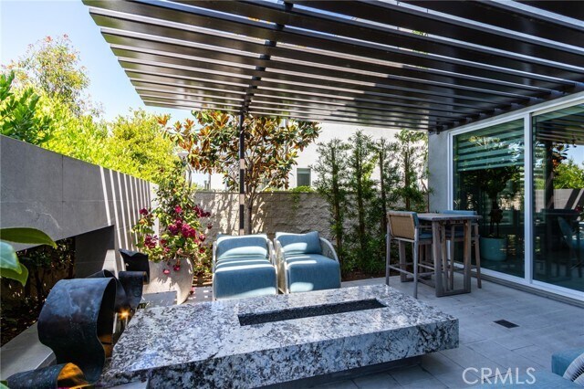 Building Photo - 141 Parkland Aly