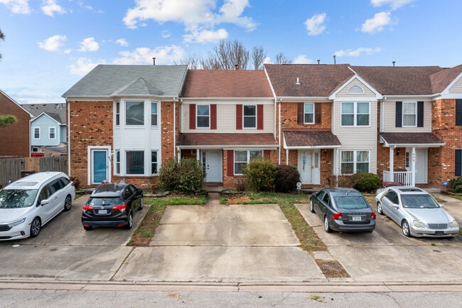 Building Photo - 802 Nottaway Dr