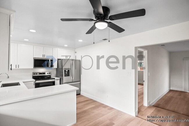 Building Photo - 451 Helen Ave