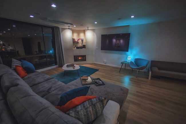 Building Photo - 8380 Waring Ave