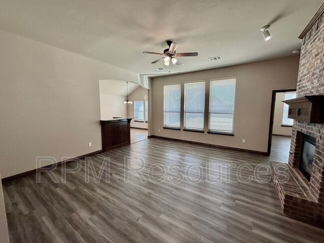 Building Photo - 5601 Sanderling Rd