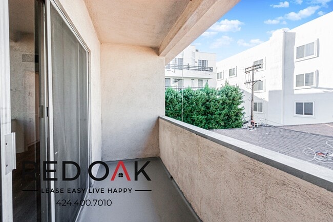 Building Photo - 319 S Clark Dr