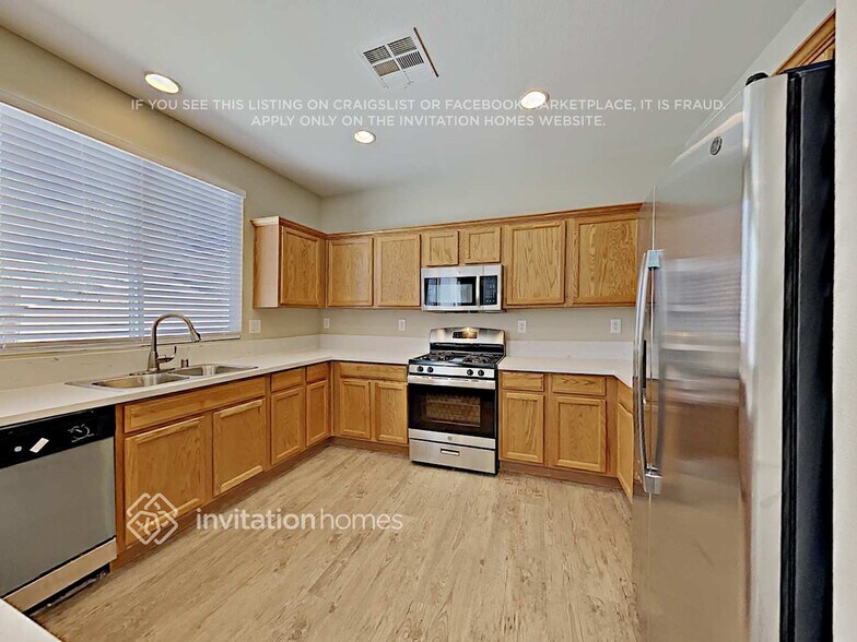 Building Photo - 6933 Water Pipit St