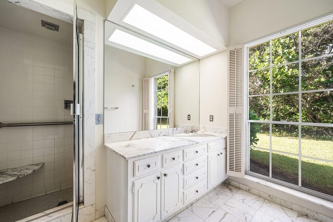 Building Photo - 157 Wells Rd