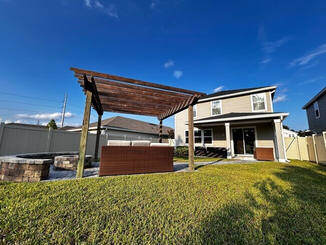 Building Photo - ? Immaculate 4 Bedroom, 3 Bath Home in Sto...