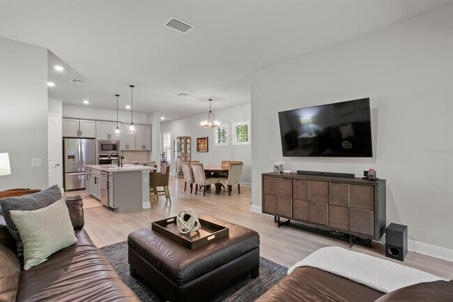 Building Photo - 408 S Matanzas Ave