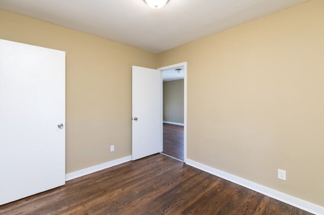 Building Photo - Charming 3BR/1.5BA in Sought-After Pleasan...