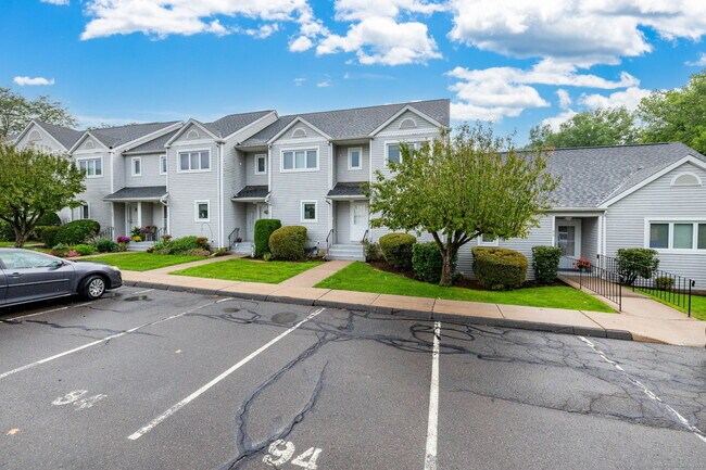 Building Photo - 94 Oak Ridge Dr
