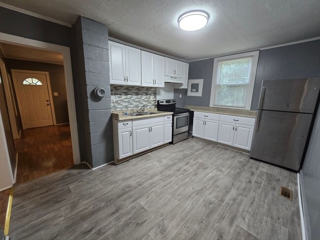 Building Photo - 3401 Meade St