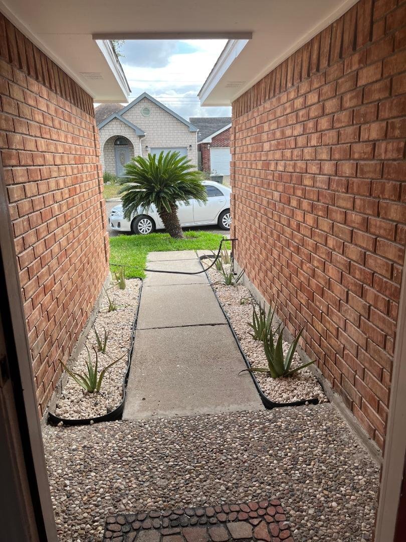 Building Photo - 1802 Bobcat Ln