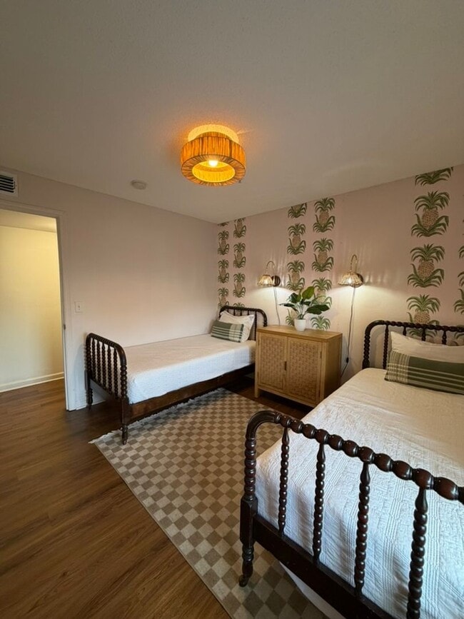 Building Photo - Furnished 3 Bedroom, 2 Bath Condo In Indian Lake!