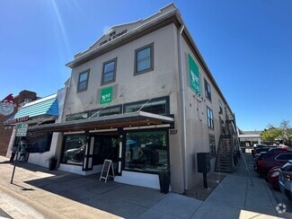 Building Photo - 207 N Elm St