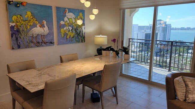 Building Photo - Seasonal only-beautifully renovated downto...