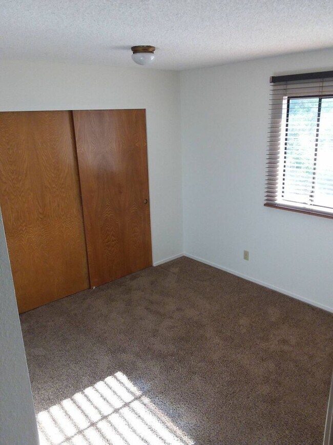 Building Photo - 430 Solar Way