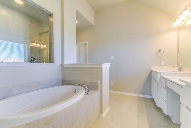 Building Photo - 6018 Grace Falls Dr