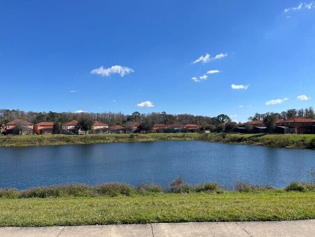 Building Photo - 541 Las Fuentes Dr