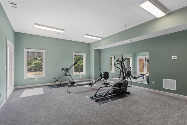 Building Photo - 15905 Westbrook Rd