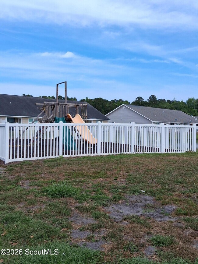 Building Photo - 245 Promise Ln