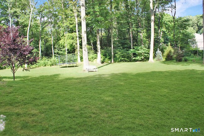 Building Photo - 950 Rock Rimmon Rd