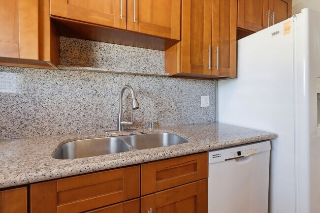 Building Photo - What a Great Home! Available Now!