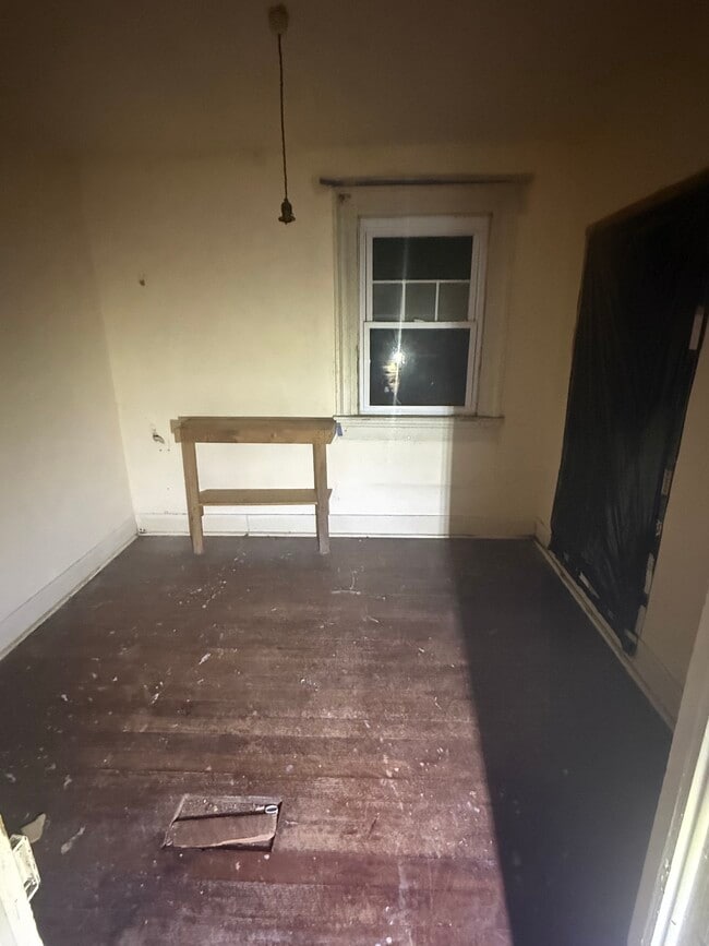 Building Photo - 206 Masters St