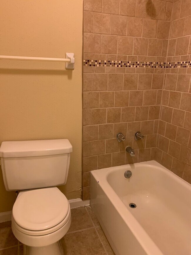 Building Photo - Condo for rent in Hoover