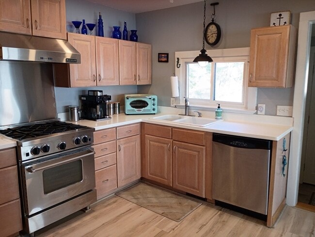 Building Photo - 39 Harbor St