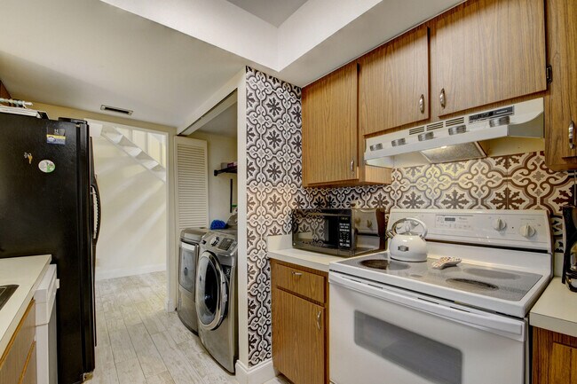 Building Photo - 1348 The 12th Fairway