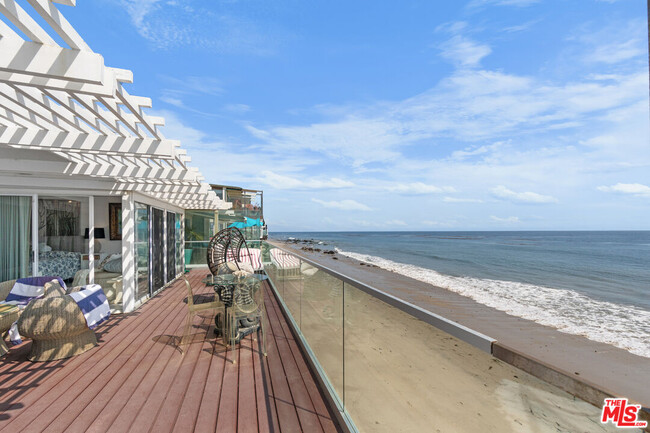 Building Photo - 27060 Malibu Cove Colony Dr