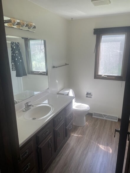 Building Photo - 1026 Stardust Dr