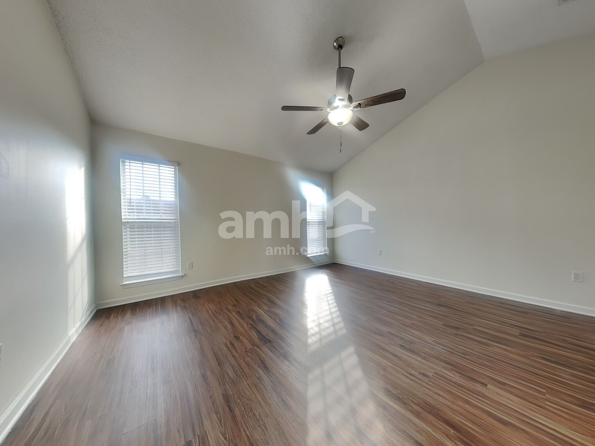 Building Photo - 2605 Hunters Pointe Dr