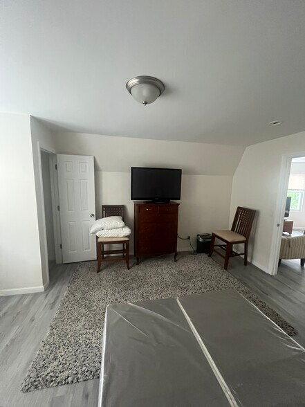 Building Photo - 535 Van Cortlandt Park Ave