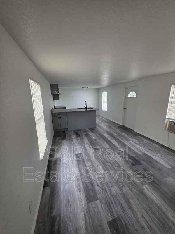 Building Photo - 111 8th St E