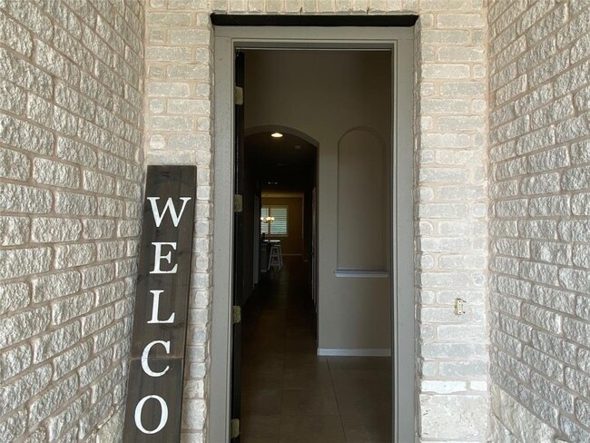 Building Photo - 2448 Lyla Ln