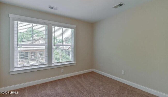 Building Photo - 309 Cockle Ln