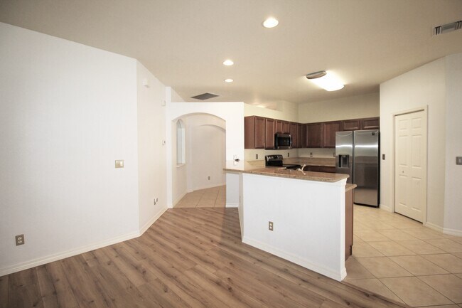 Building Photo - 6428 Waverly Green Way